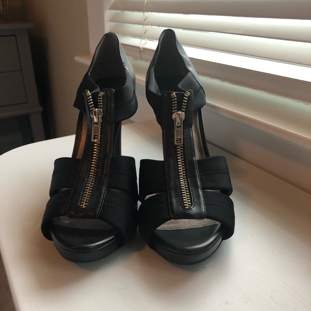 Moda open toe heels with front zipper